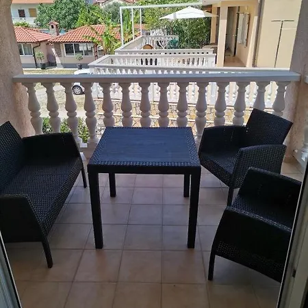 4620-96 For 3 Pers In Gostinjska kuća *